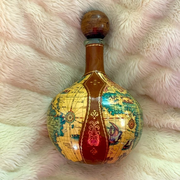 Vintage Italian genuine leather and wood bottle decanter - Picture 6 of 14